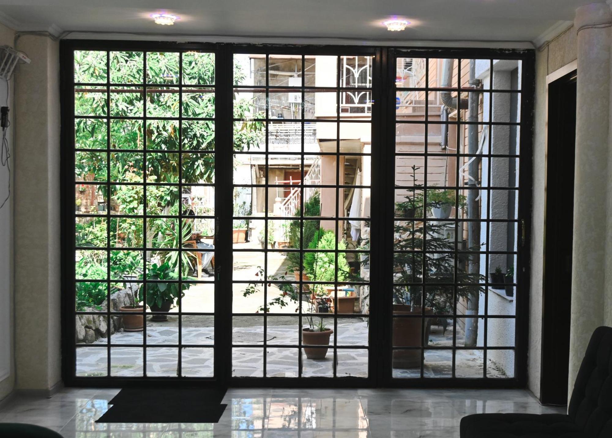 Jerusalem Hotel Kutaissi Exterior foto
